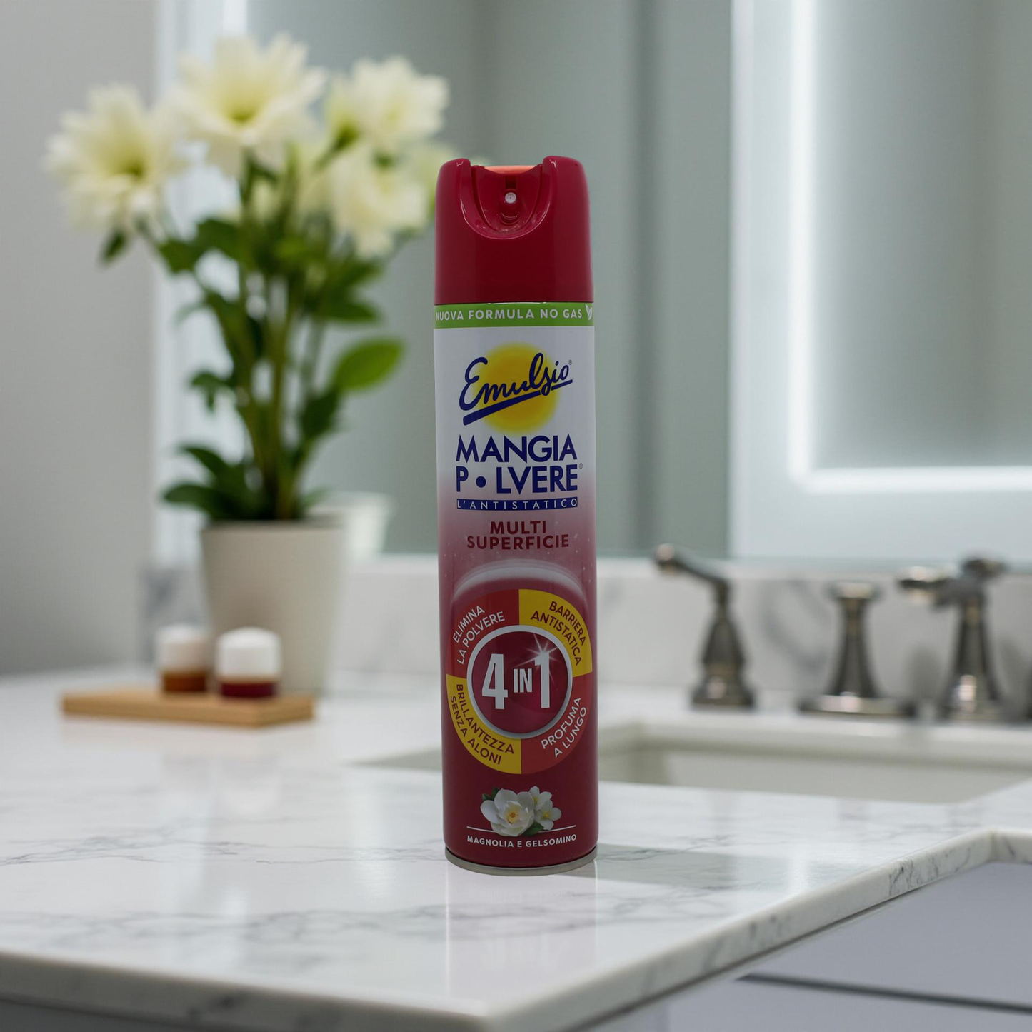 Emulsio Mangia Polvere Multi Superficie 4in1 Magnolia e Gelsomino 300 ml – eko antistatický sprej na všechny povrchy s krásnou vůní magnólie a jasmínu, ideální pro domácnosti se zvířaty